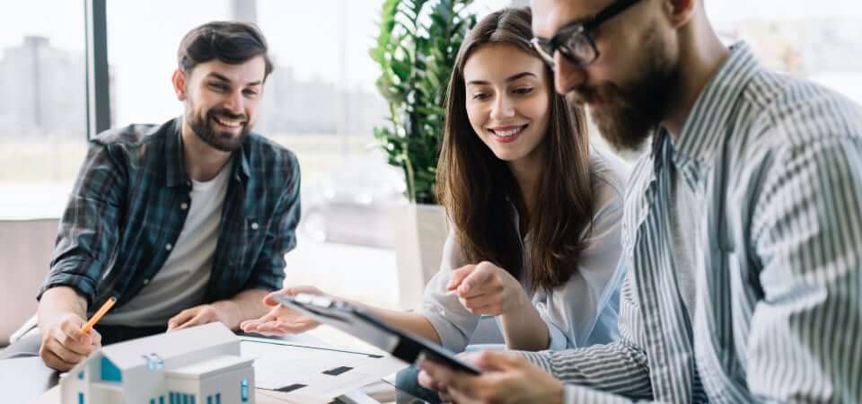 l'équipe de l'agence Agence du Canal